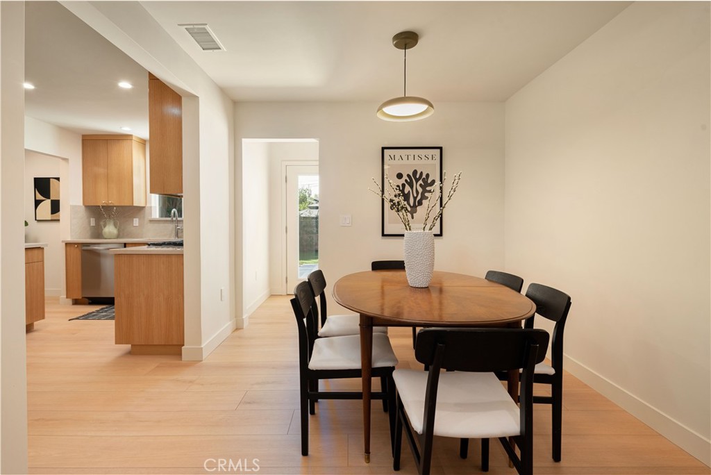 2039 Rutgers Avenue Long Beach, CA 90815 - Photo 6 of 27 Dining