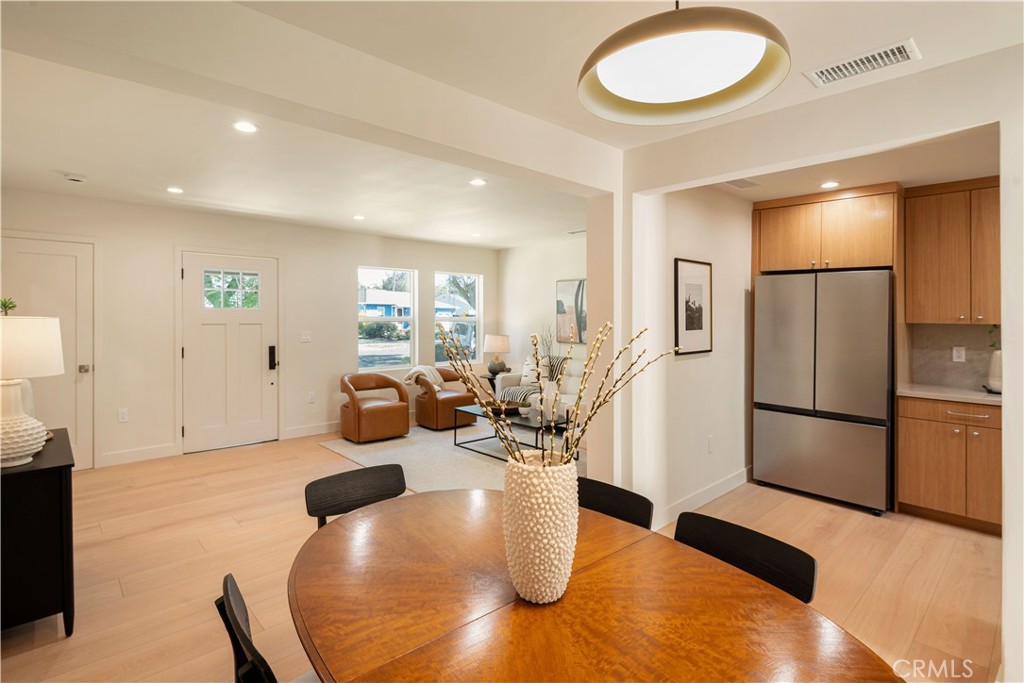 2039 Rutgers Avenue Long Beach, CA 90815 - Photo 7 of 27 Dining