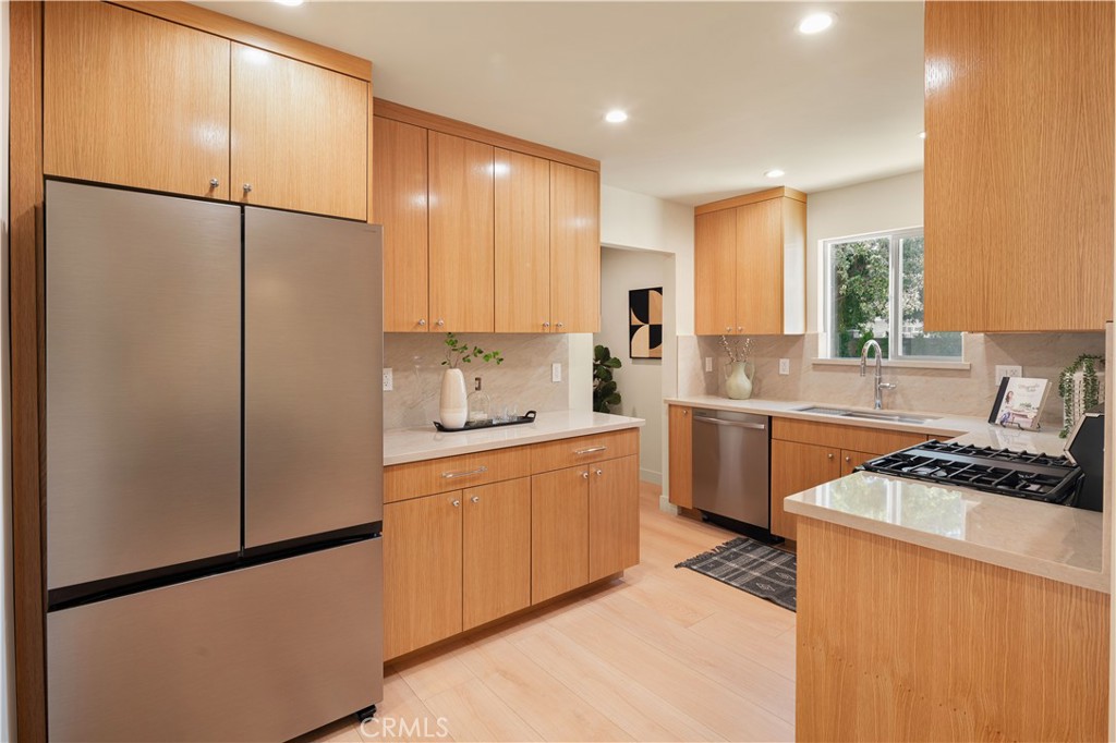 2039 Rutgers Avenue Long Beach, CA 90815 - Photo 8 of 27 Kitchen