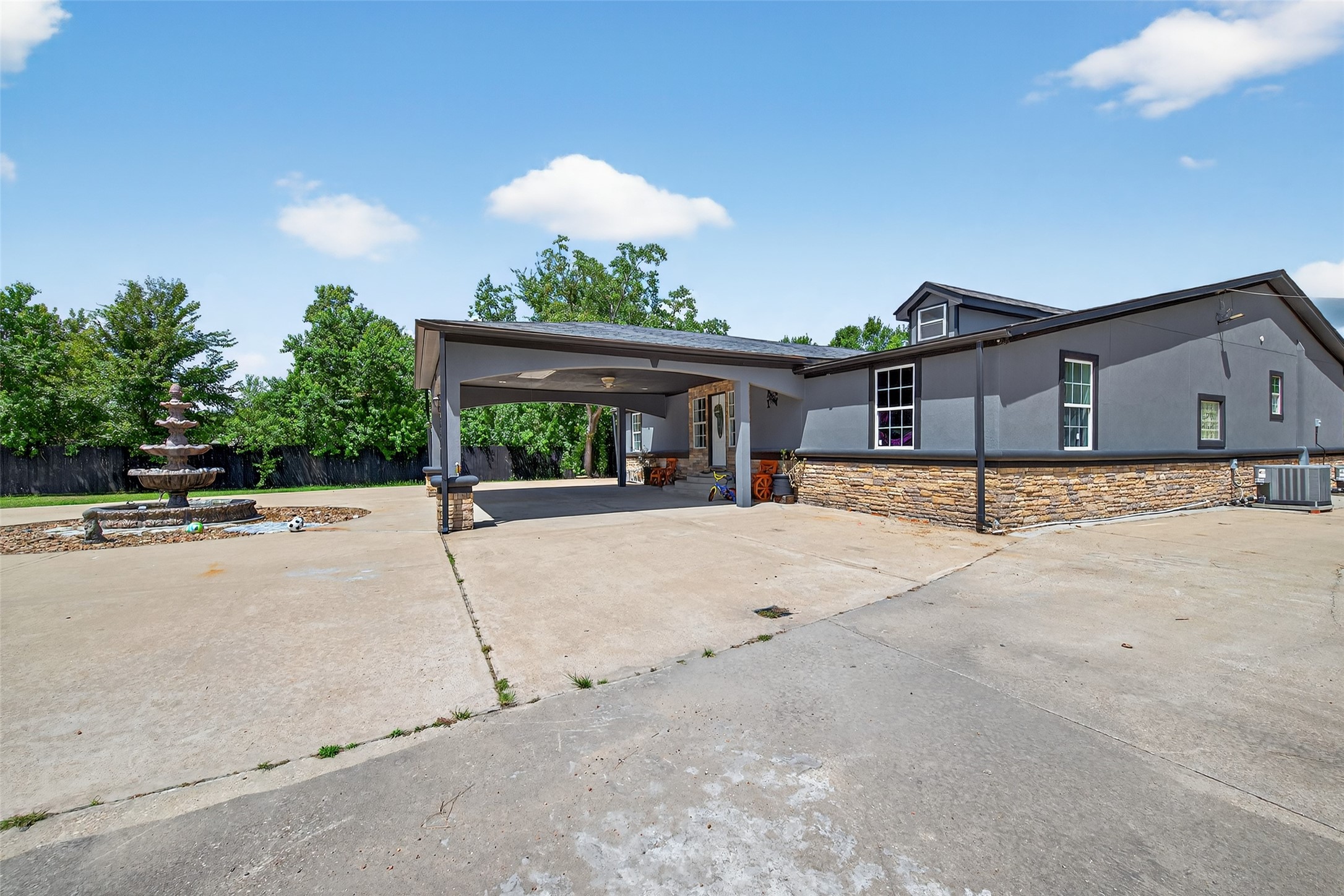 153 County Road 4907 Dayton, TX 77535 - Photo 4 of 41