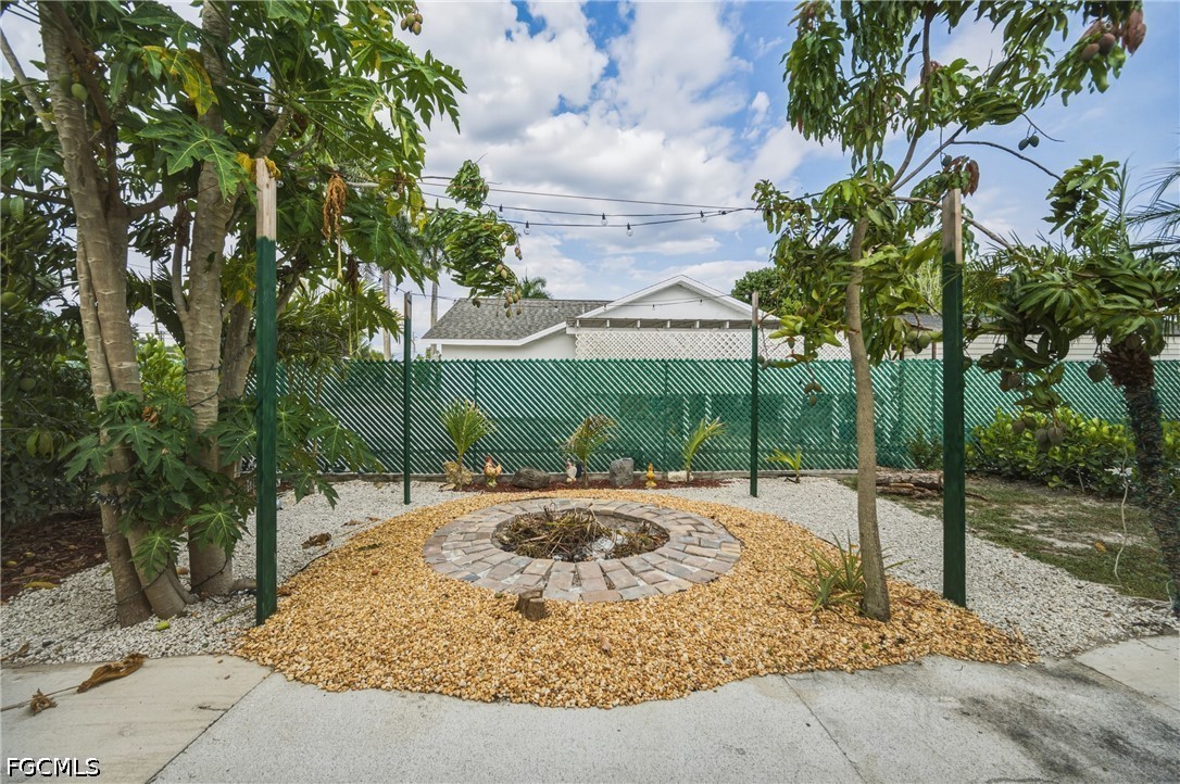 1700 43rd Terrace Southwest Naples, FL 34116 - Photo 37 of 38