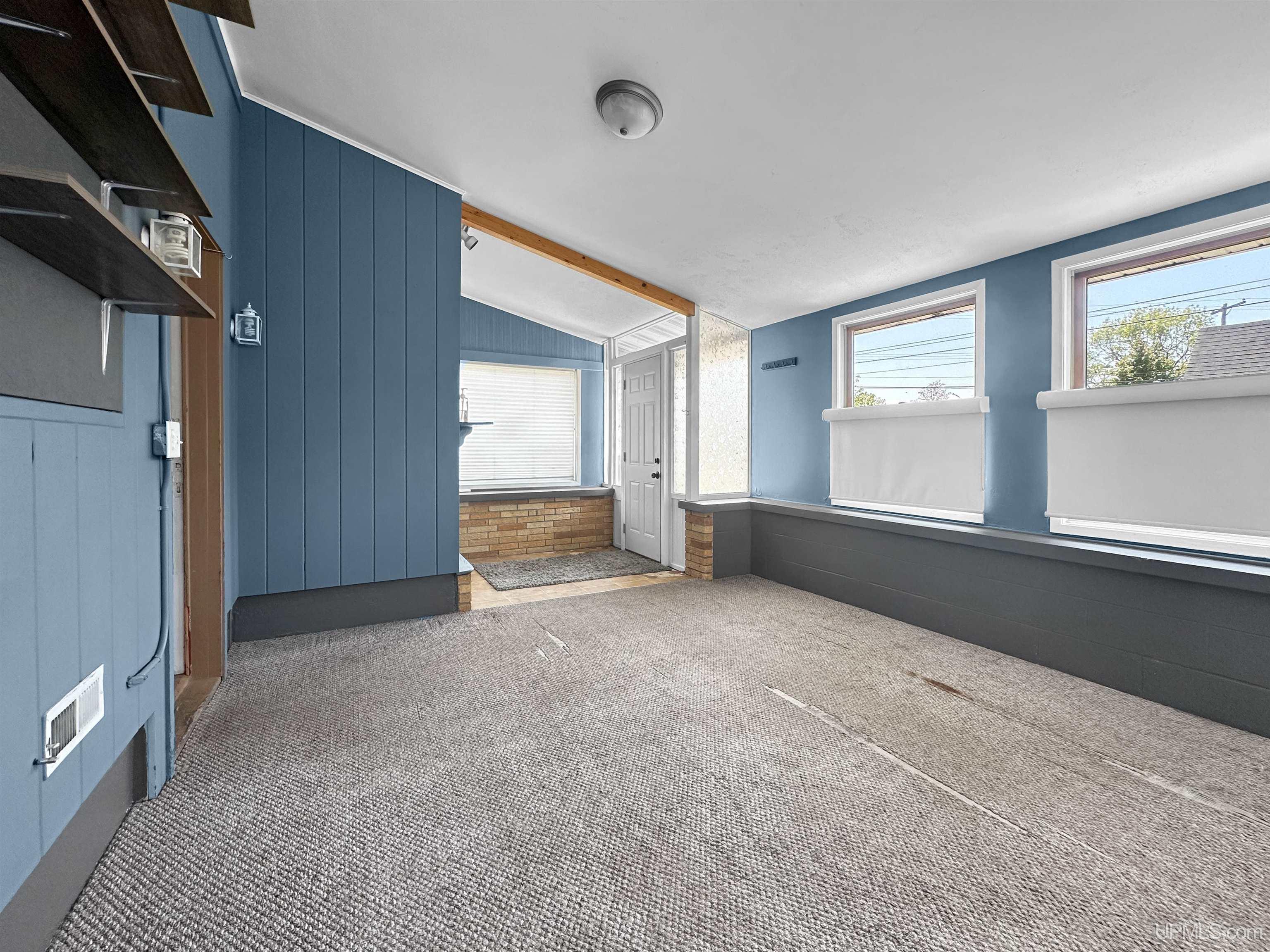 1715 South 22nd Street Escanaba, MI 49829 - Photo 3 of 17