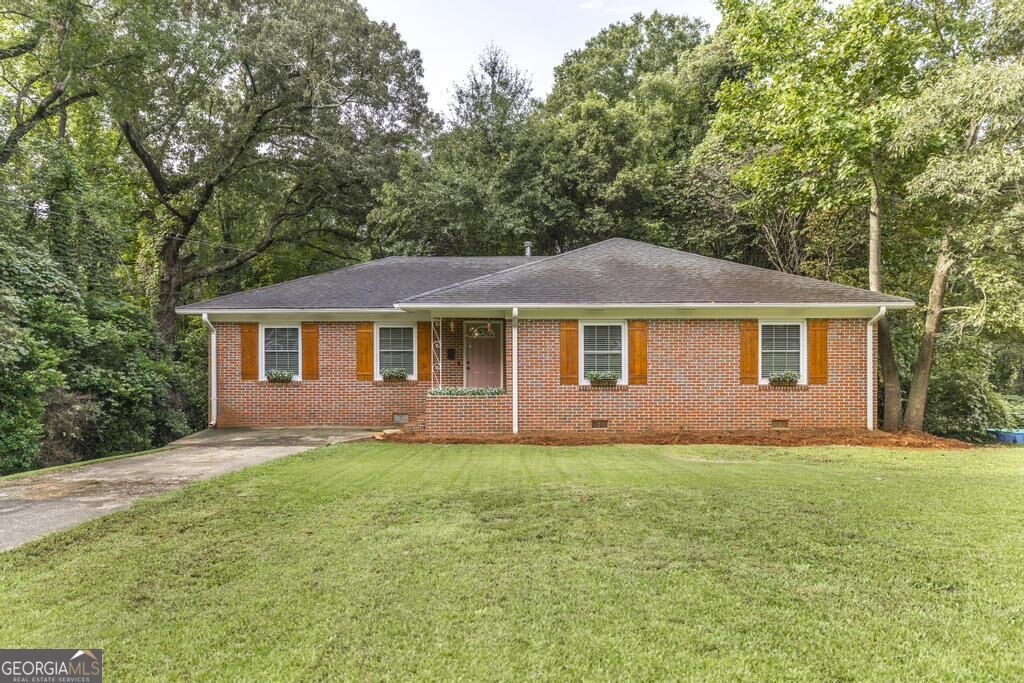 460 Sunset Circle Forsyth, GA 31029 - Photo 1 of 26 Gallery Image 1