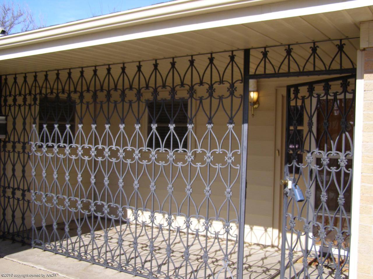 6208 Hanson Road Amarillo, TX 79106 - Photo 15 of 17 Entry with Wrought Iron