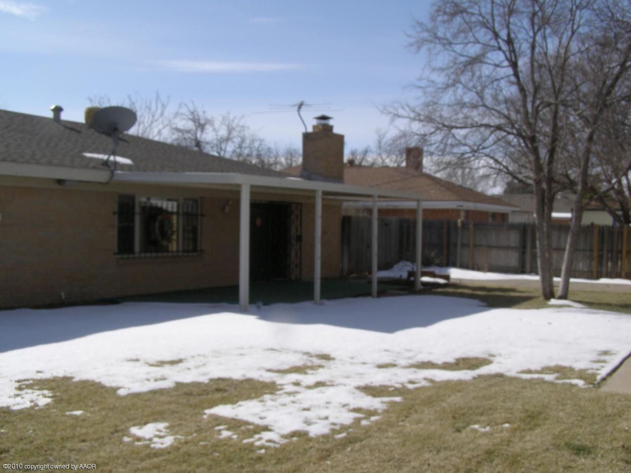 6208 Hanson Road Amarillo, TX 79106 - Photo 16 of 17 Backyard