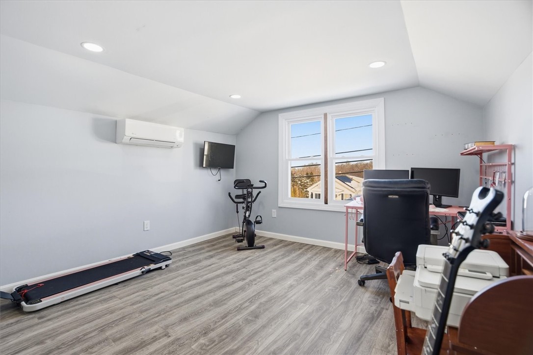 91 Church Street Westerly, RI 02808 - Photo 27 of 39