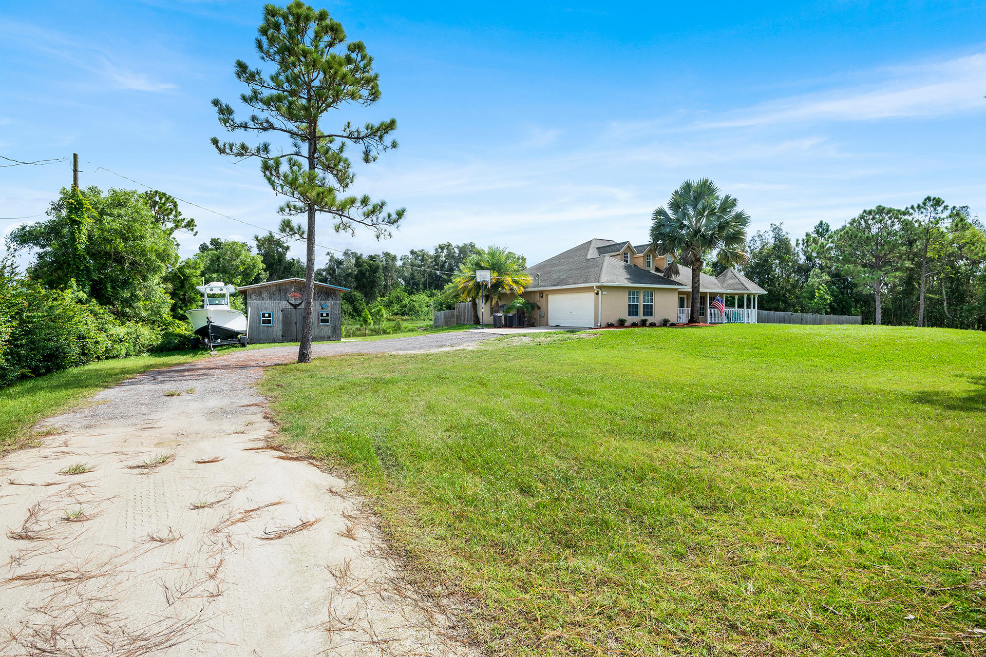 14899 86th Road North Loxahatchee, FL 33470 - Photo 31 of 34 Driveway
