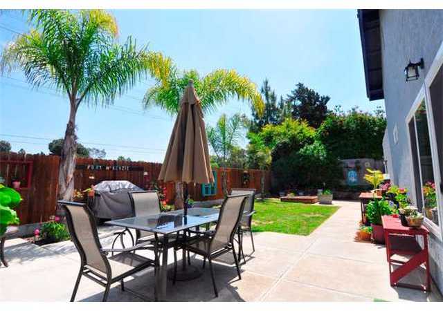 117 Rodney Avenue Encinitas, CA 92024 - Photo 18 of 21 Entertainment Patio just off the Country Kitchen