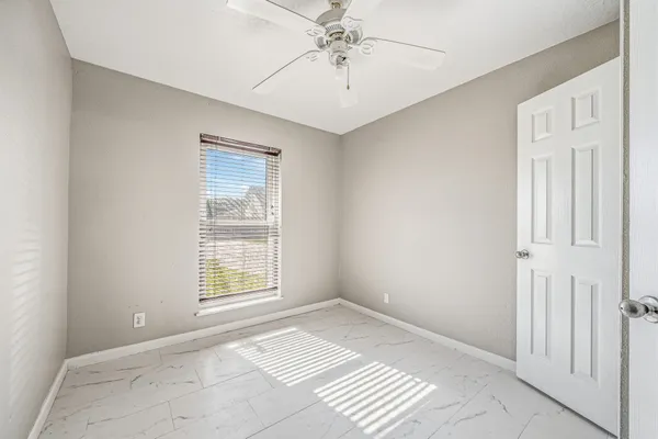 $2,400 | 1318 55th Street, Galveston, TX 77551