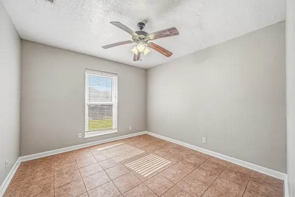 $2,400 | 1318 55th Street, Galveston, TX 77551