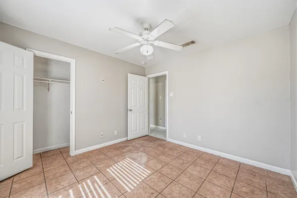 $2,400 | 1318 55th Street, Galveston, TX 77551