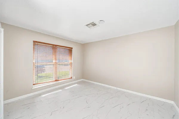 $2,400 | 1318 55th Street, Galveston, TX 77551