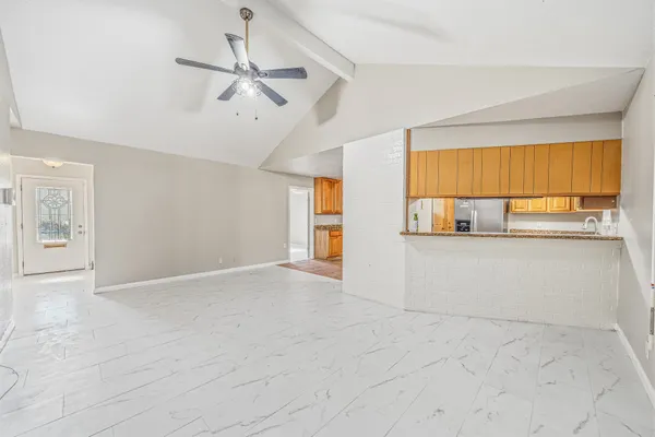 $2,400 | 1318 55th Street, Galveston, TX 77551