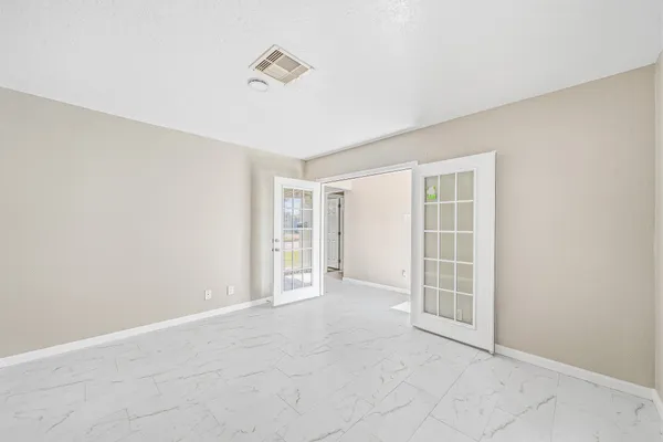 $2,400 | 1318 55th Street, Galveston, TX 77551