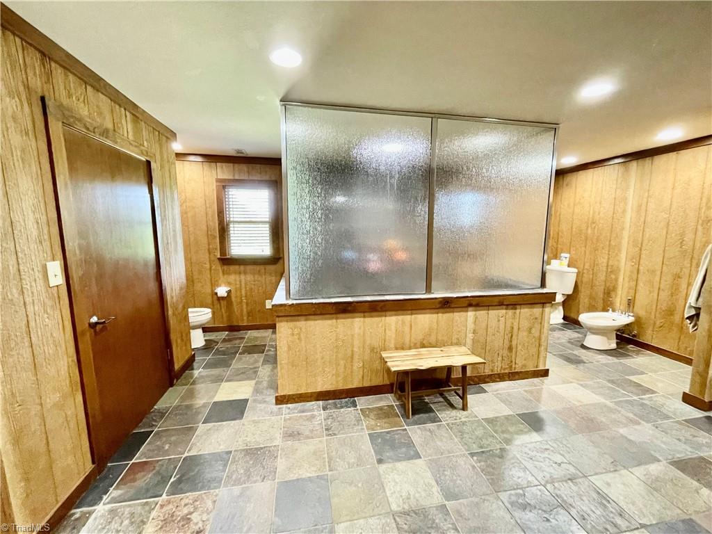 277 Cunningham Road Thomasville, NC 27360 - Photo 18 of 26 Primary Bath