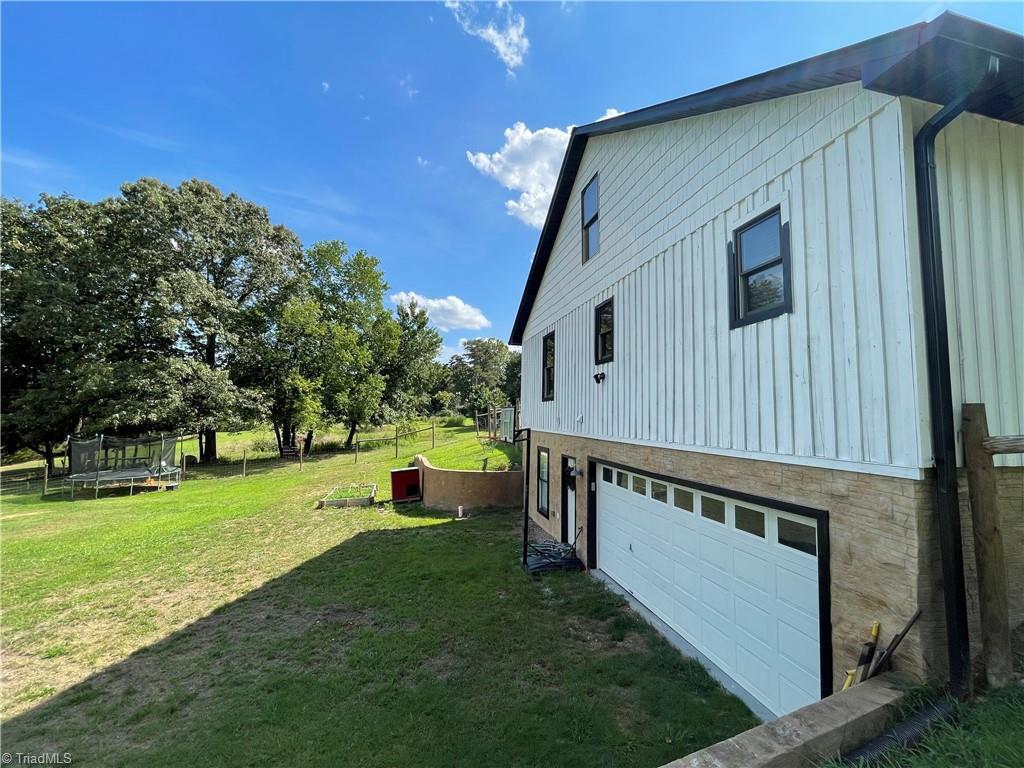 277 Cunningham Road Thomasville, NC 27360 - Photo 3 of 26