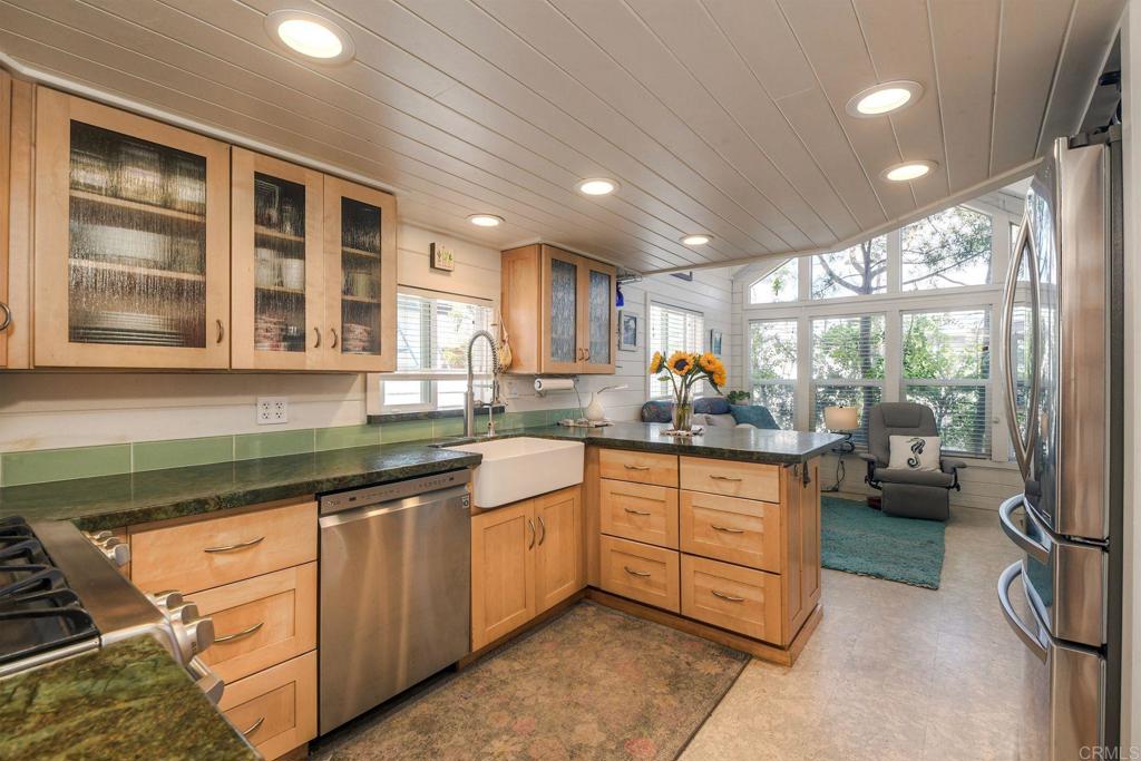123 Jasper Street, Unit 33 Encinitas, CA 92024 - Photo 10 of 27
