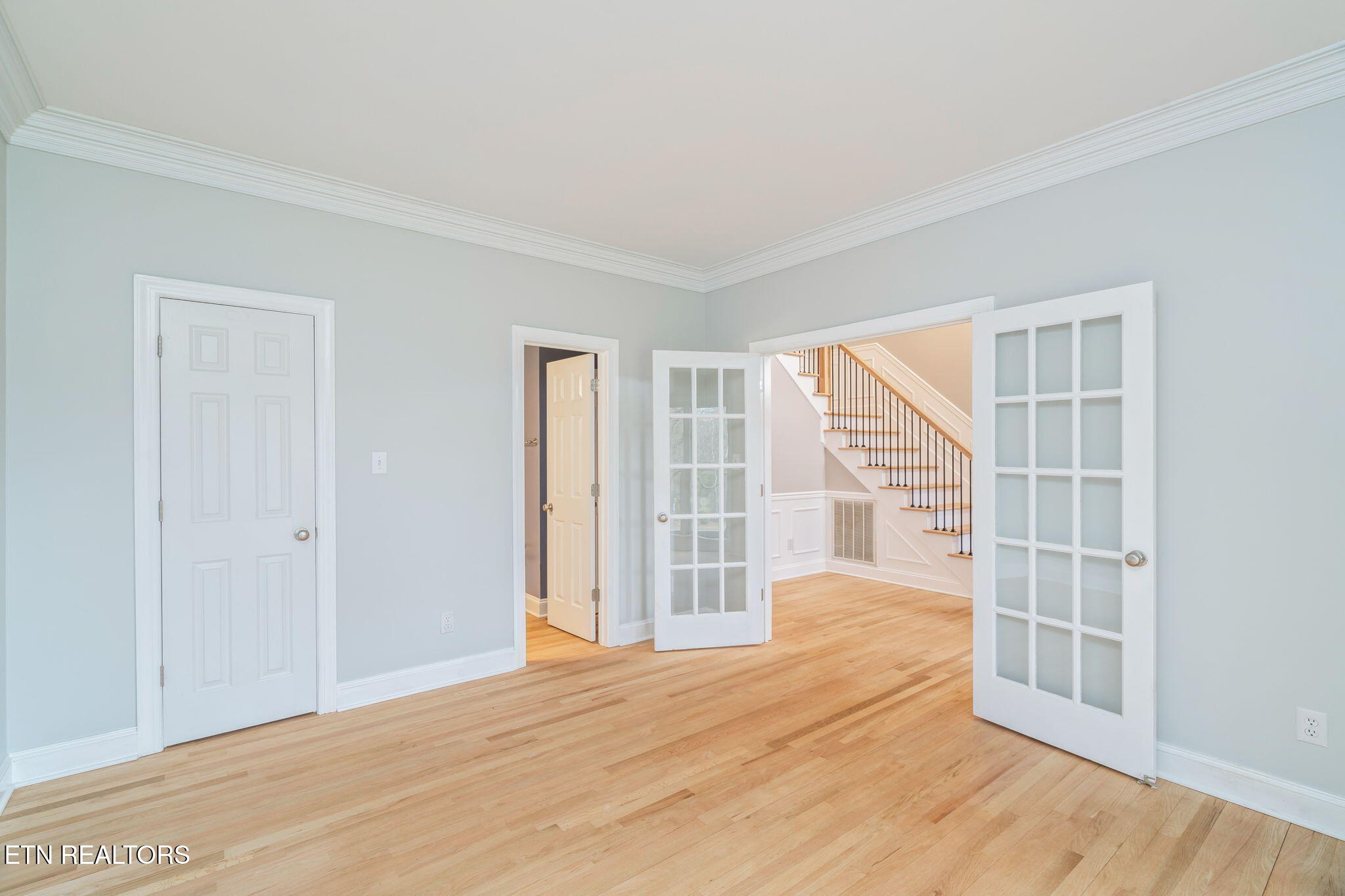 2016 Lyons Ridge Road Knoxville, TN 37919 - Photo 8 of 39 Main Level Office:Bedroom