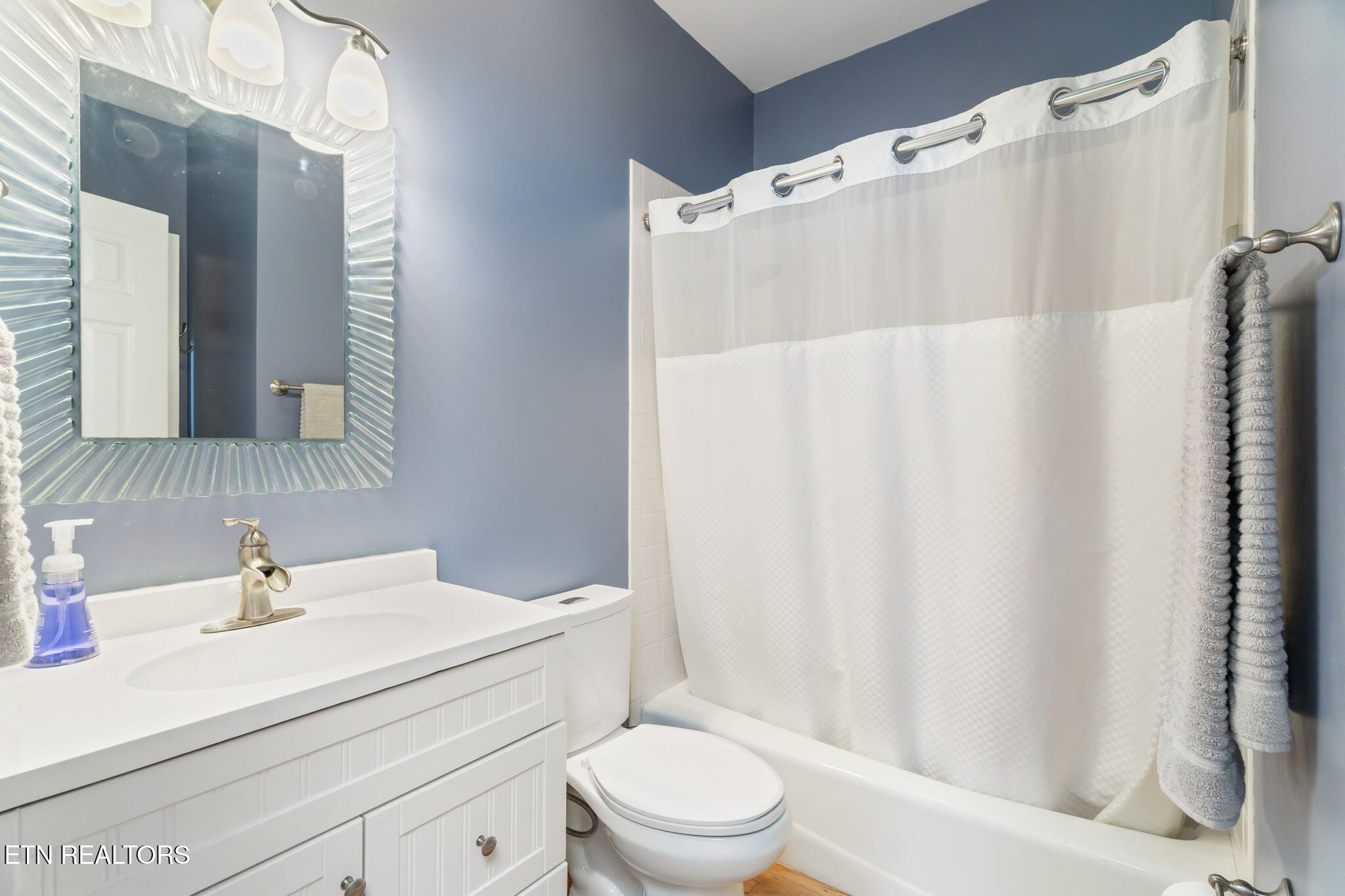 2016 Lyons Ridge Road Knoxville, TN 37919 - Photo 10 of 39 Downstairs Bathroom
