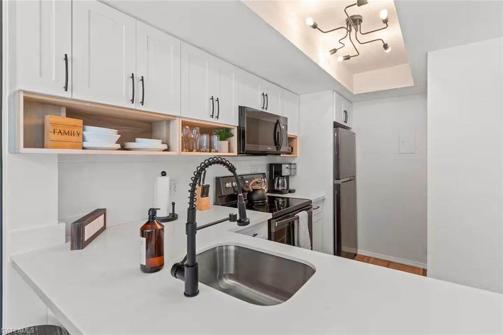 600 Neapolitan Way, Unit 146 Naples, FL 34103 - Photo 6 of 13