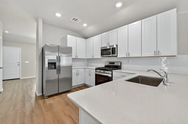 $1,850 | 8114 Wollemi Pne Road, Magnolia, TX 77354