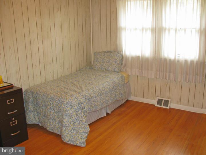 807 Brighton Road Cherry Hill, NJ 08034 - Photo 13 of 15 Bedroom 2