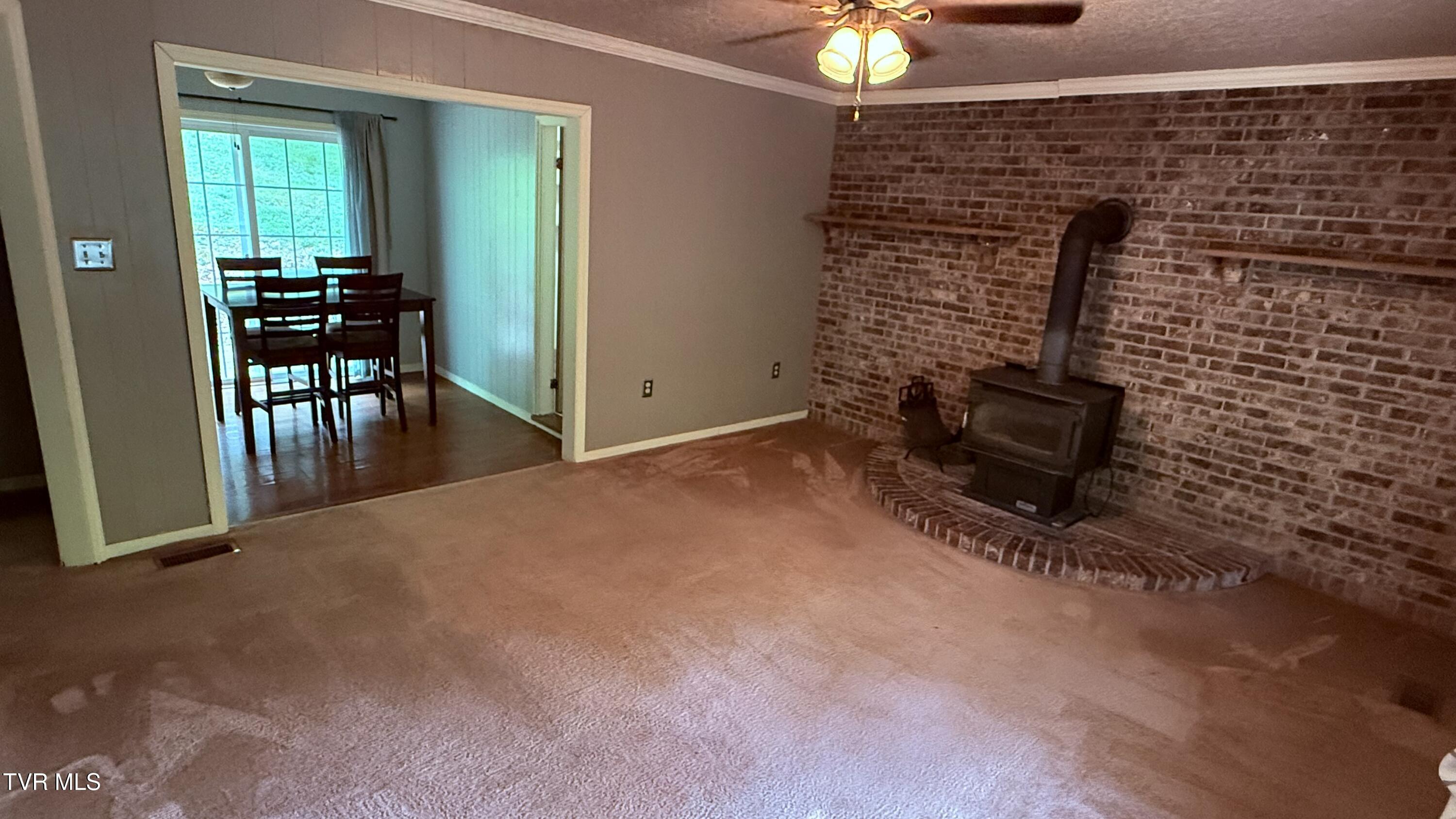 292 Cold Springs Road Blountville, TN 37617 - Photo 3 of 22 IMG_1637