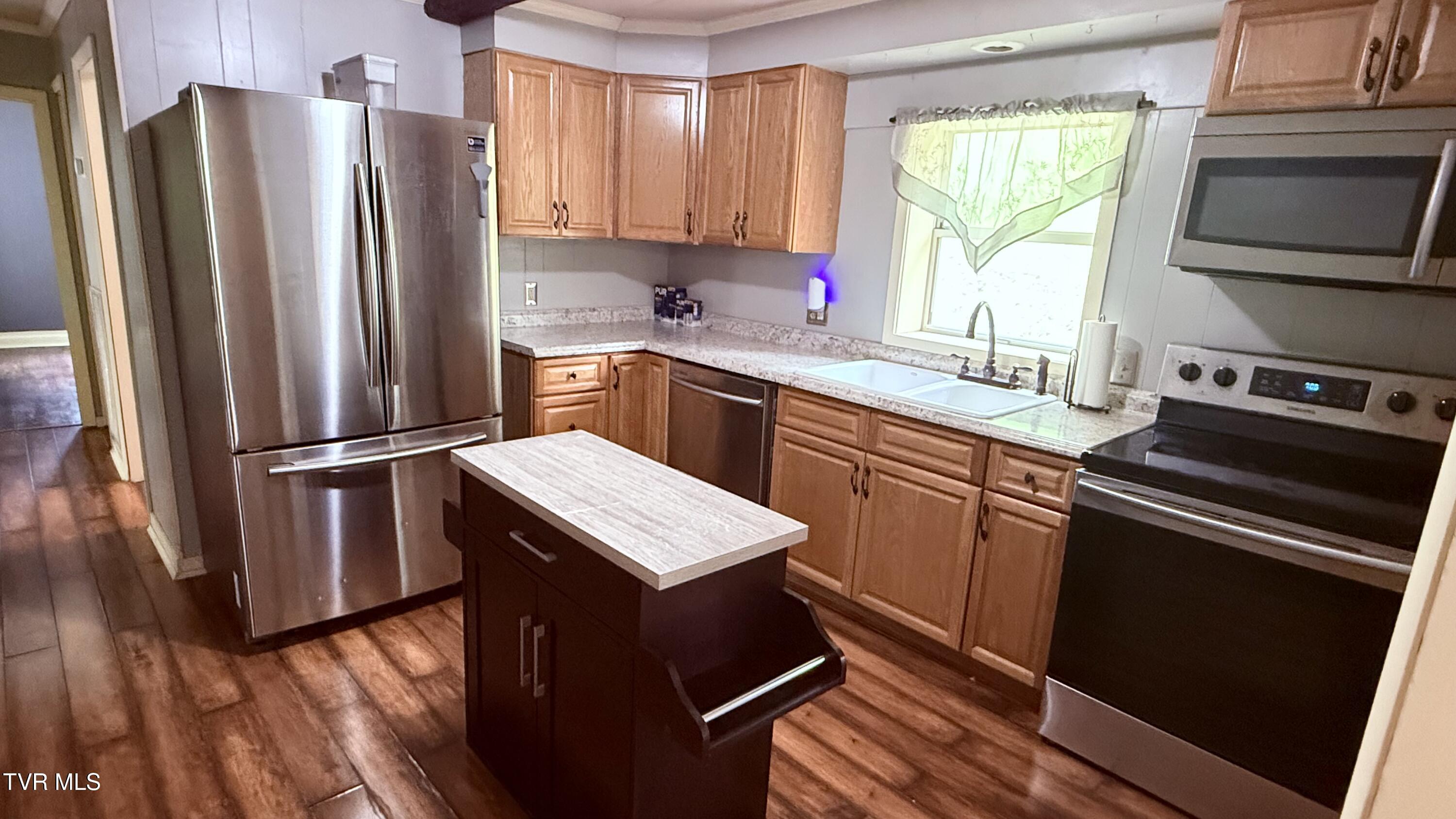 292 Cold Springs Road Blountville, TN 37617 - Photo 8 of 22 IMG_1642