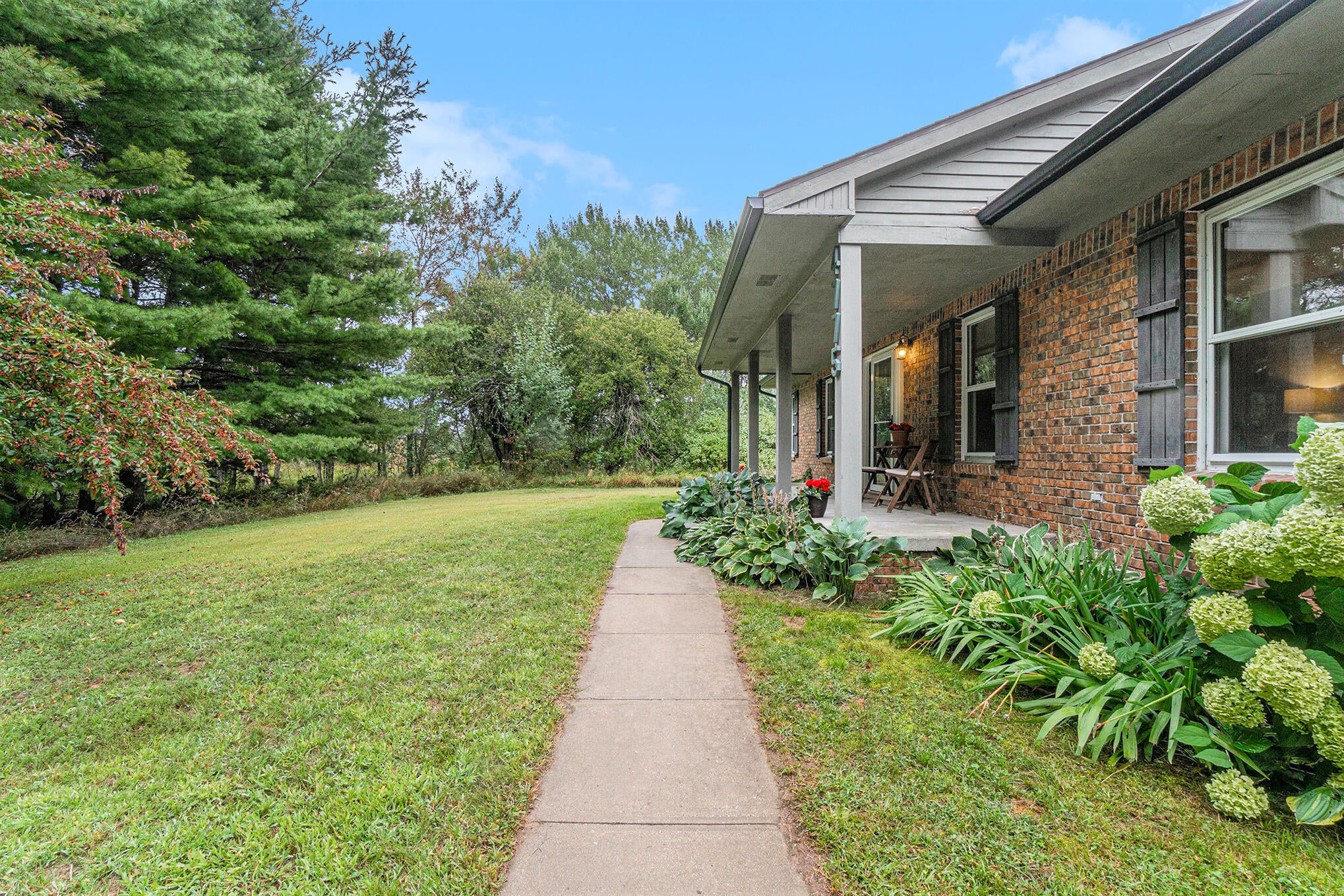 4775 Riggsville Road Cheboygan, MI 49721 - Photo 4 of 30 Gallery Image 4