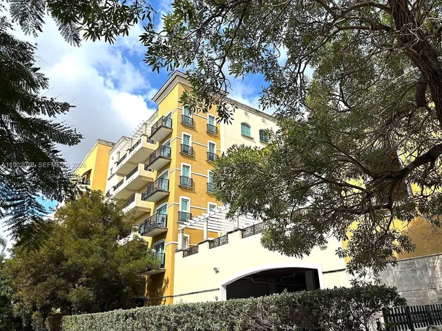 $680,000 | 20 Calabria Avenue, Unit 505, Coral Gables, FL 33134