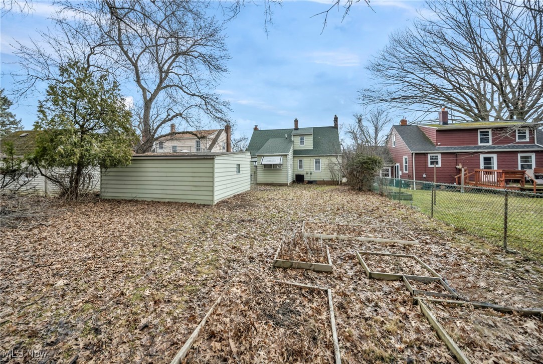 1518 Wilmar Road Cleveland, OH 44121 - Photo 8 of 34