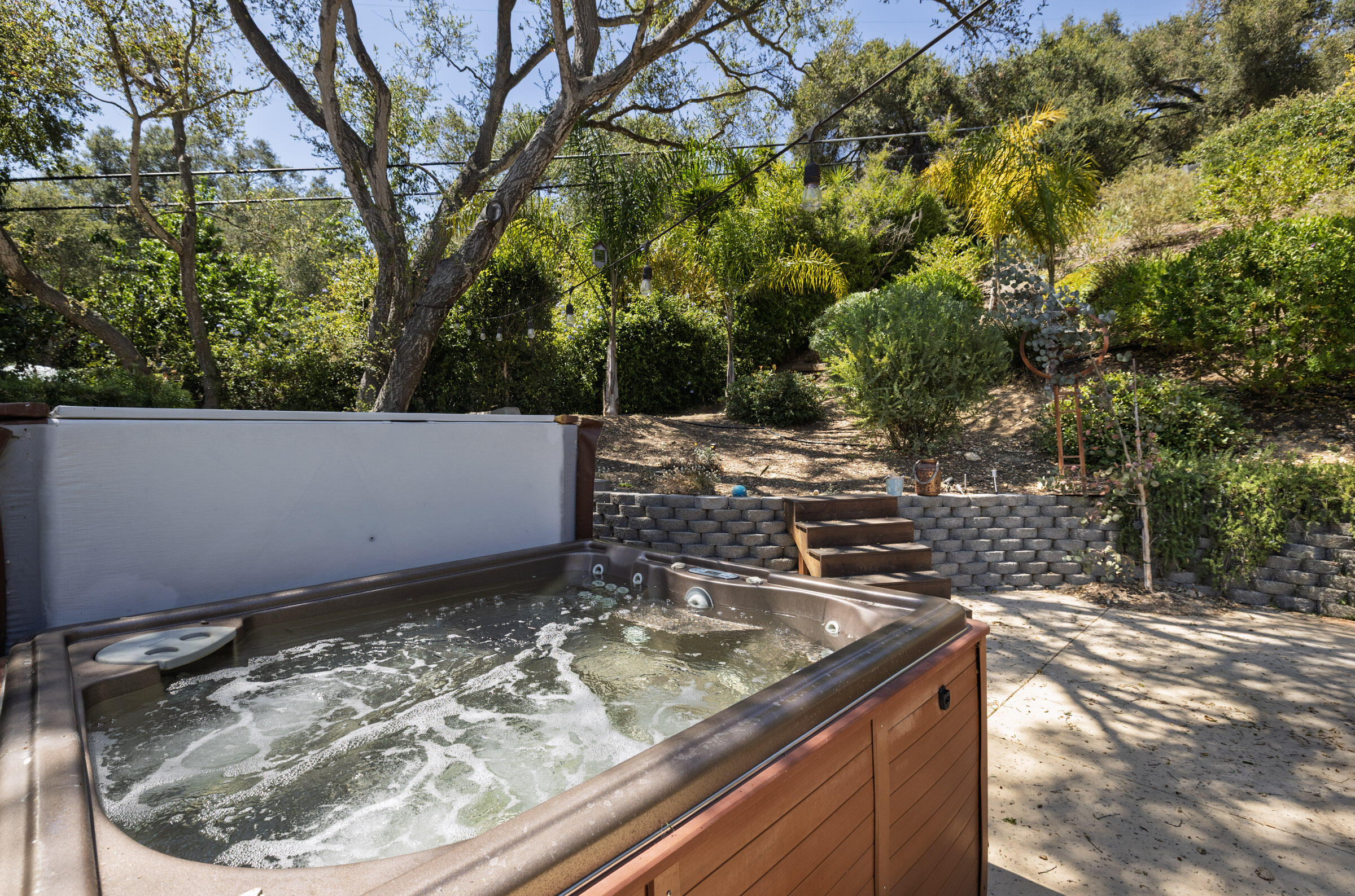 1352 Manitou Road Santa Barbara, CA 93101 - Photo 14 of 29 Hot tub