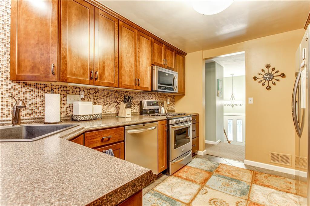 128 Ridgeview Drive Monroeville, PA 15146 - Photo 12 of 25 Gallery Image 12