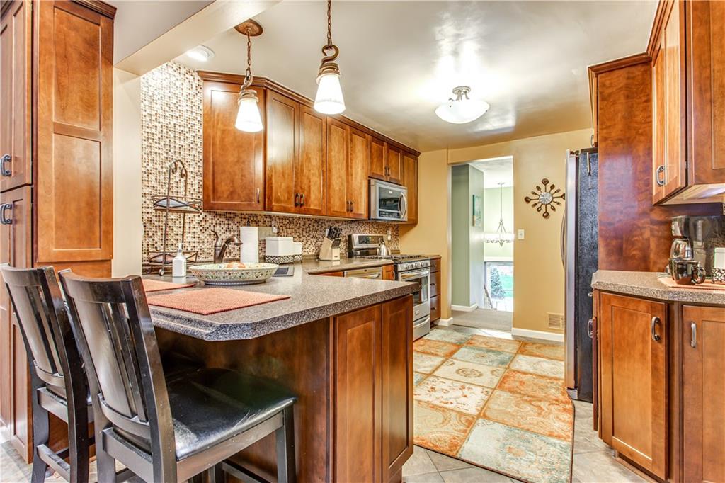 128 Ridgeview Drive Monroeville, PA 15146 - Photo 7 of 25 Gallery Image 7