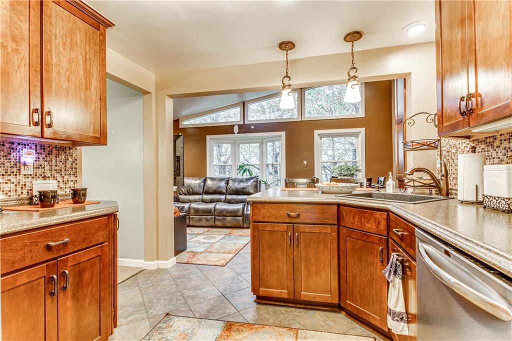 128 Ridgeview Drive Monroeville, PA 15146 - Photo 10 of 25 Gallery Image 10