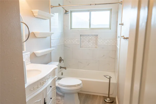 $469,999 | 1427 Old Hickory Lane, League City, TX 77573