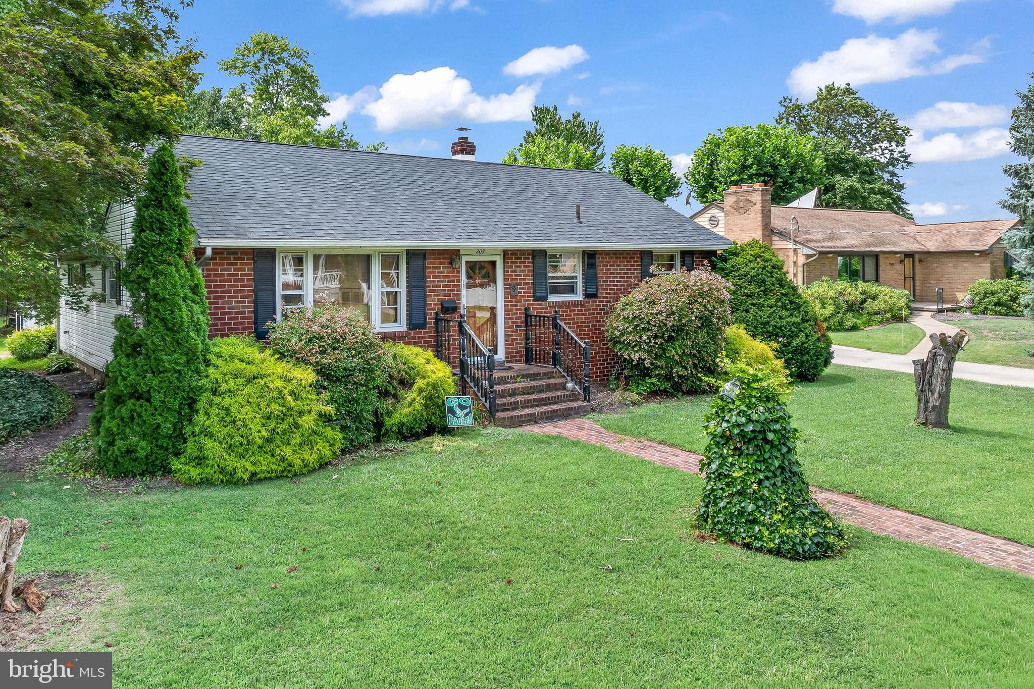 207 Harmony Road Gibbstown, NJ 08027 - Photo 2 of 27 Gallery Image 2