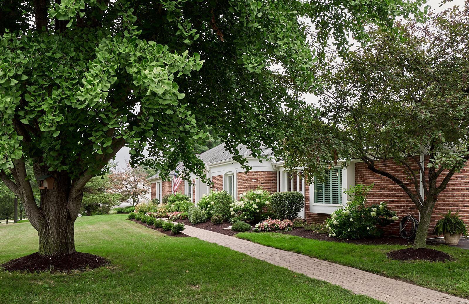 2442 White Stable Road St. Louis, MO 63141 - Photo 2 of 35 Gallery Image 2