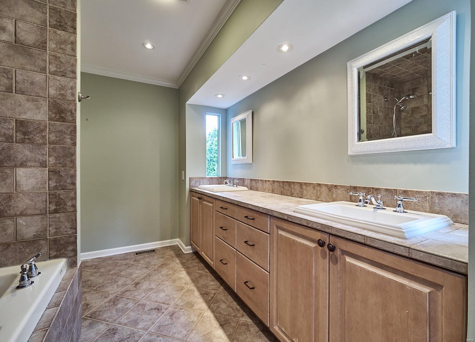 2442 White Stable Road St. Louis, MO 63141 - Photo 17 of 35 Gallery Image 17