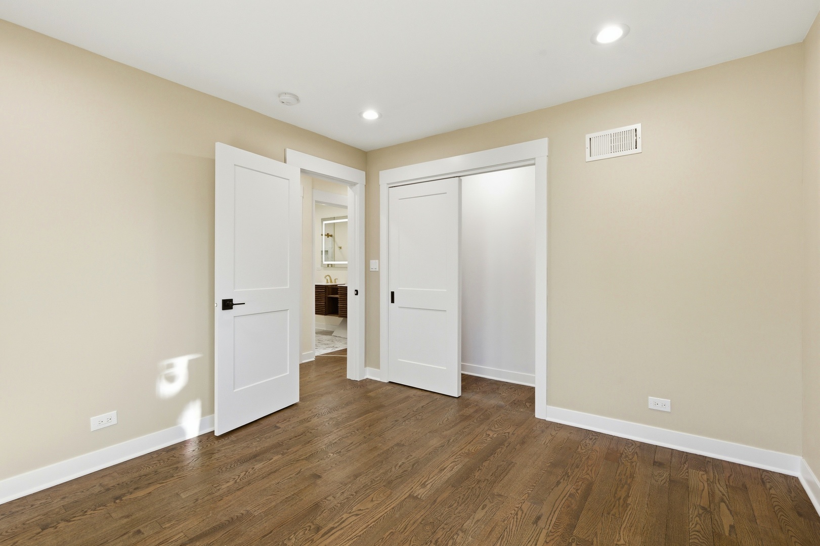 3609 Central Street Evanston, IL 60201 - Photo 22 of 39