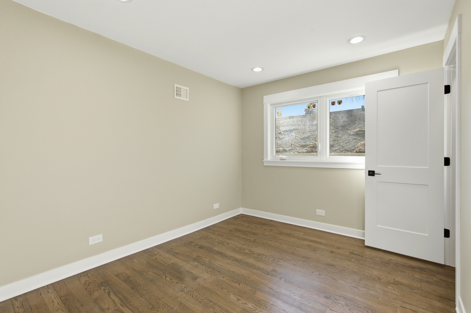 3609 Central Street Evanston, IL 60201 - Photo 23 of 39