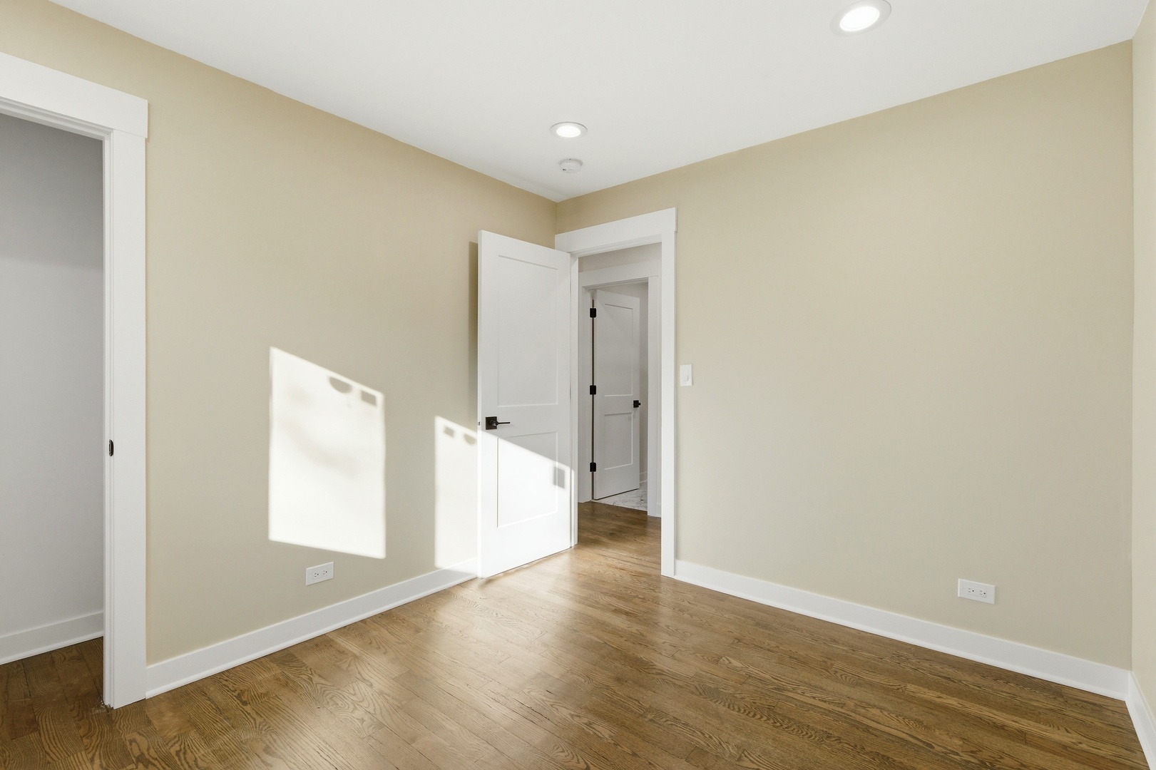 3609 Central Street Evanston, IL 60201 - Photo 24 of 39