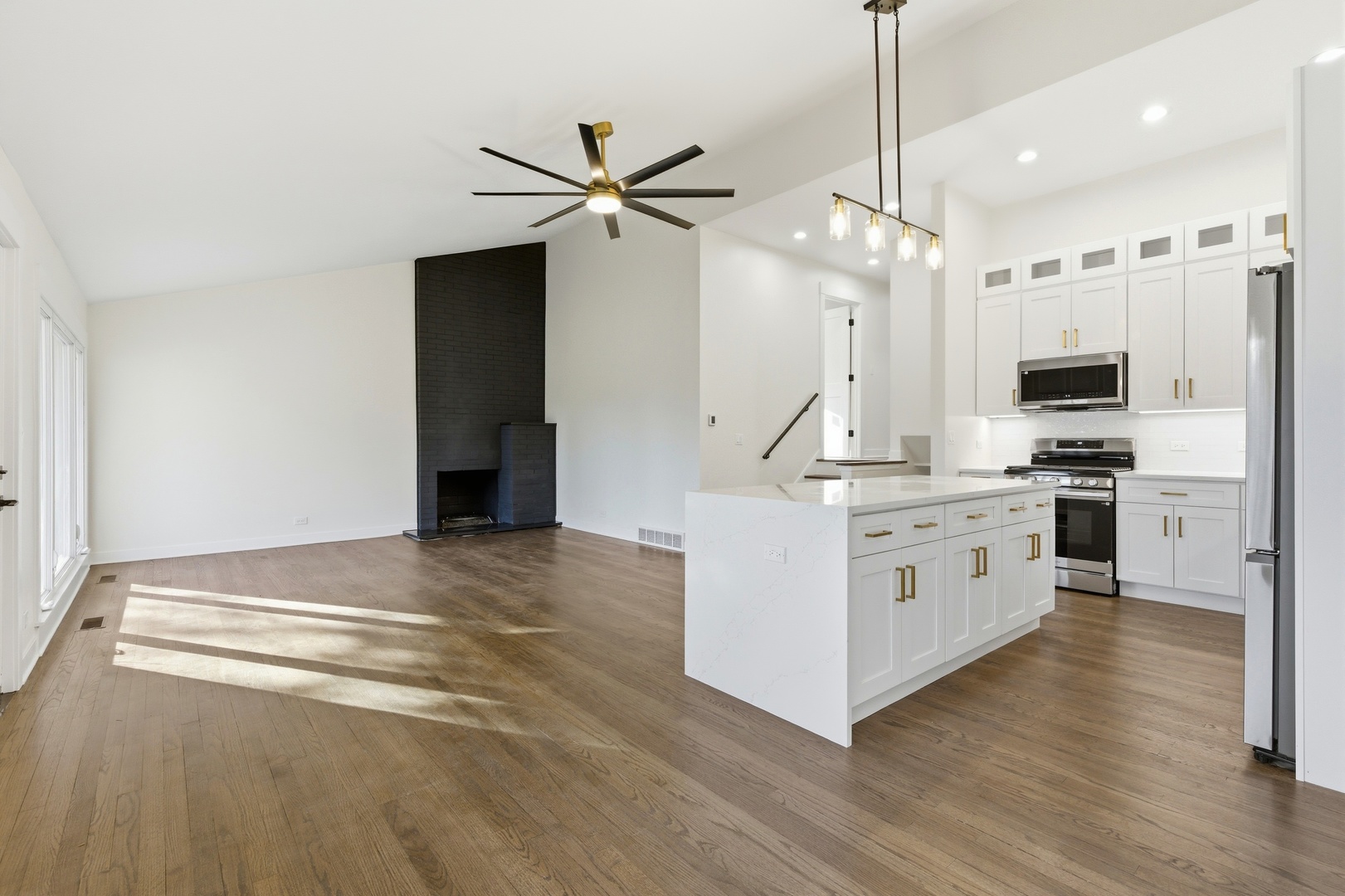 3609 Central Street Evanston, IL 60201 - Photo 3 of 39