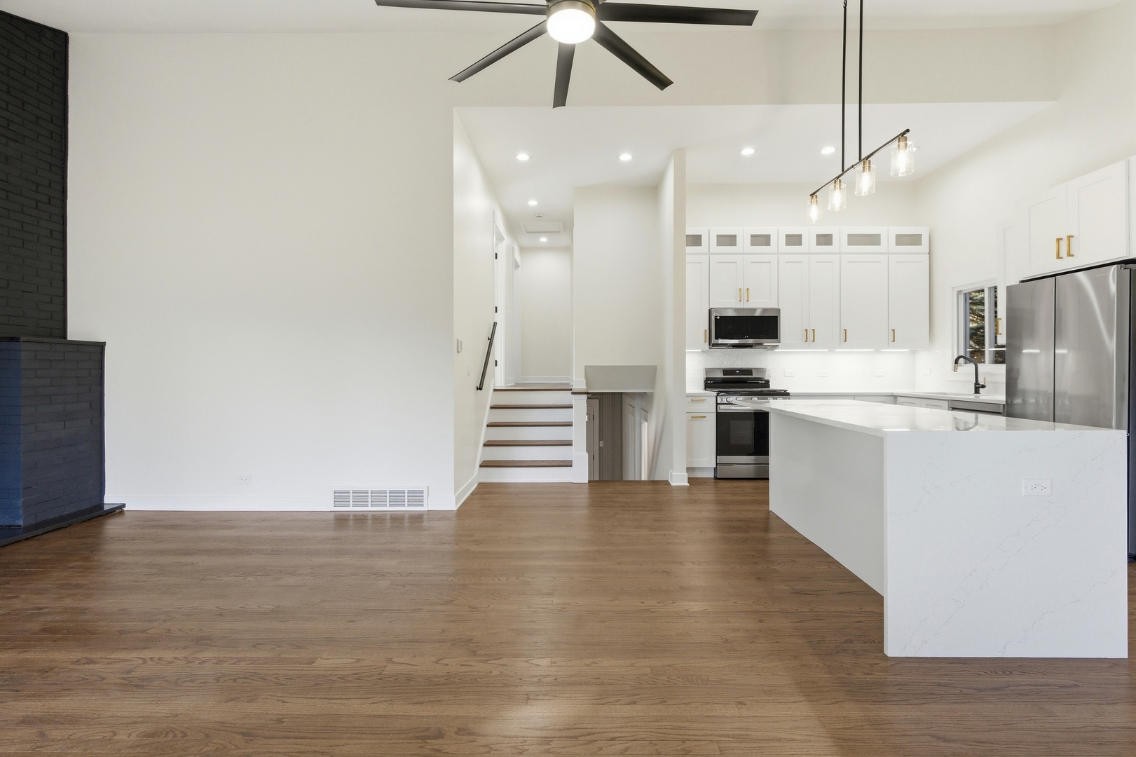 3609 Central Street Evanston, IL 60201 - Photo 5 of 39