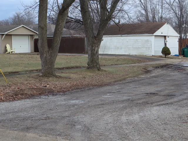 $95,000 | 906 South Monroe Street, Streator, IL 61364