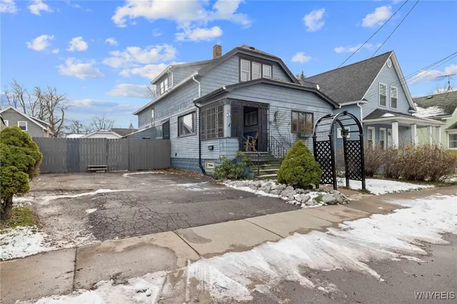 $189,900 | 52 Gilbert Avenue, Hamburg, NY 14219