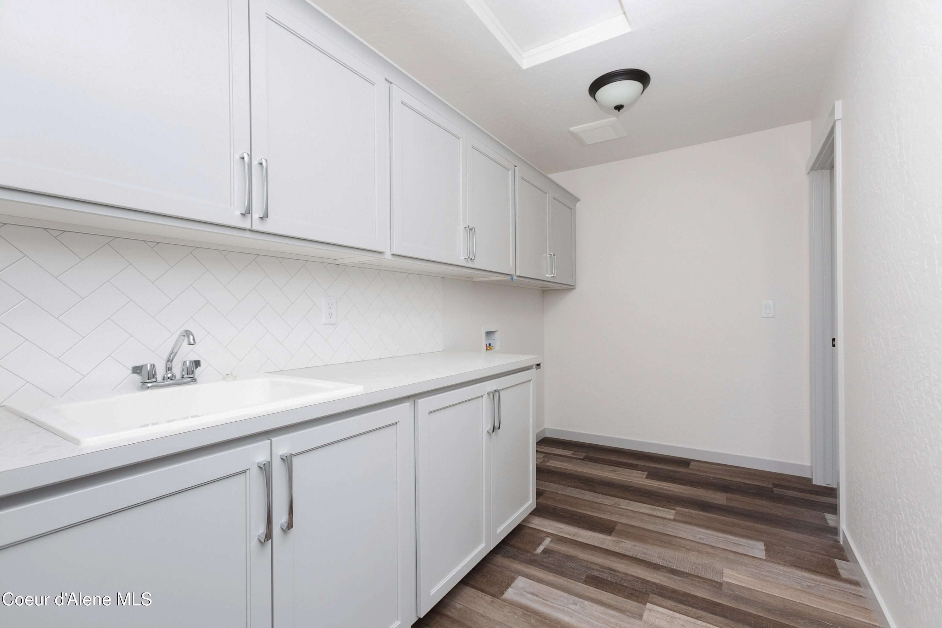 3367 North Segar Loop Post Falls, ID 83854 - Photo 27 of 35 26 - Laundry