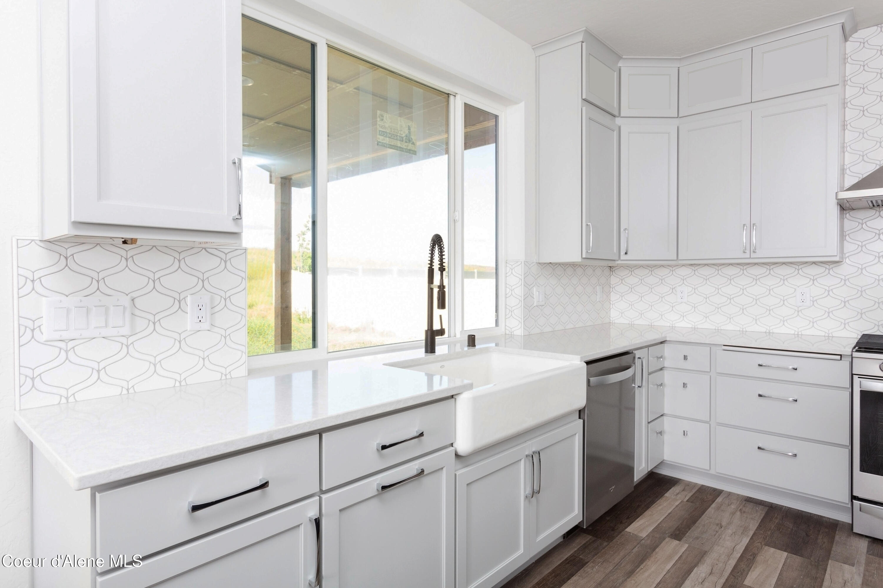 3367 North Segar Loop Post Falls, ID 83854 - Photo 10 of 35 9 - Kitchen