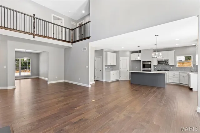 $539,900 | 2 Pin Oak At Louiselle Park, Maryland Heights, MO 63043