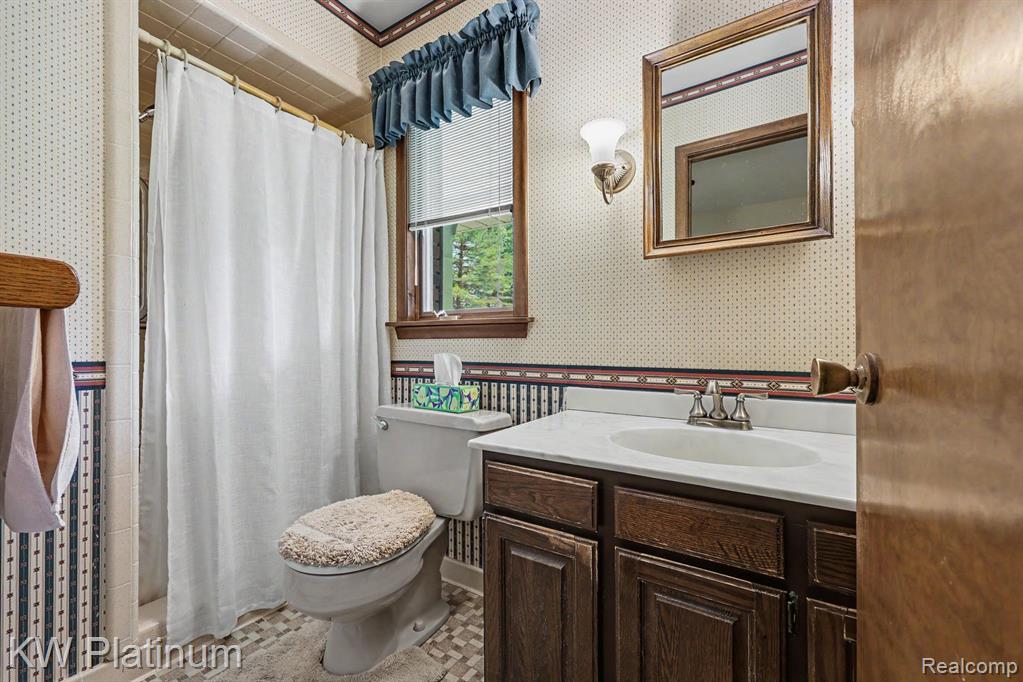 9474 Bartel Road Columbus, MI 48063 - Photo 17 of 31